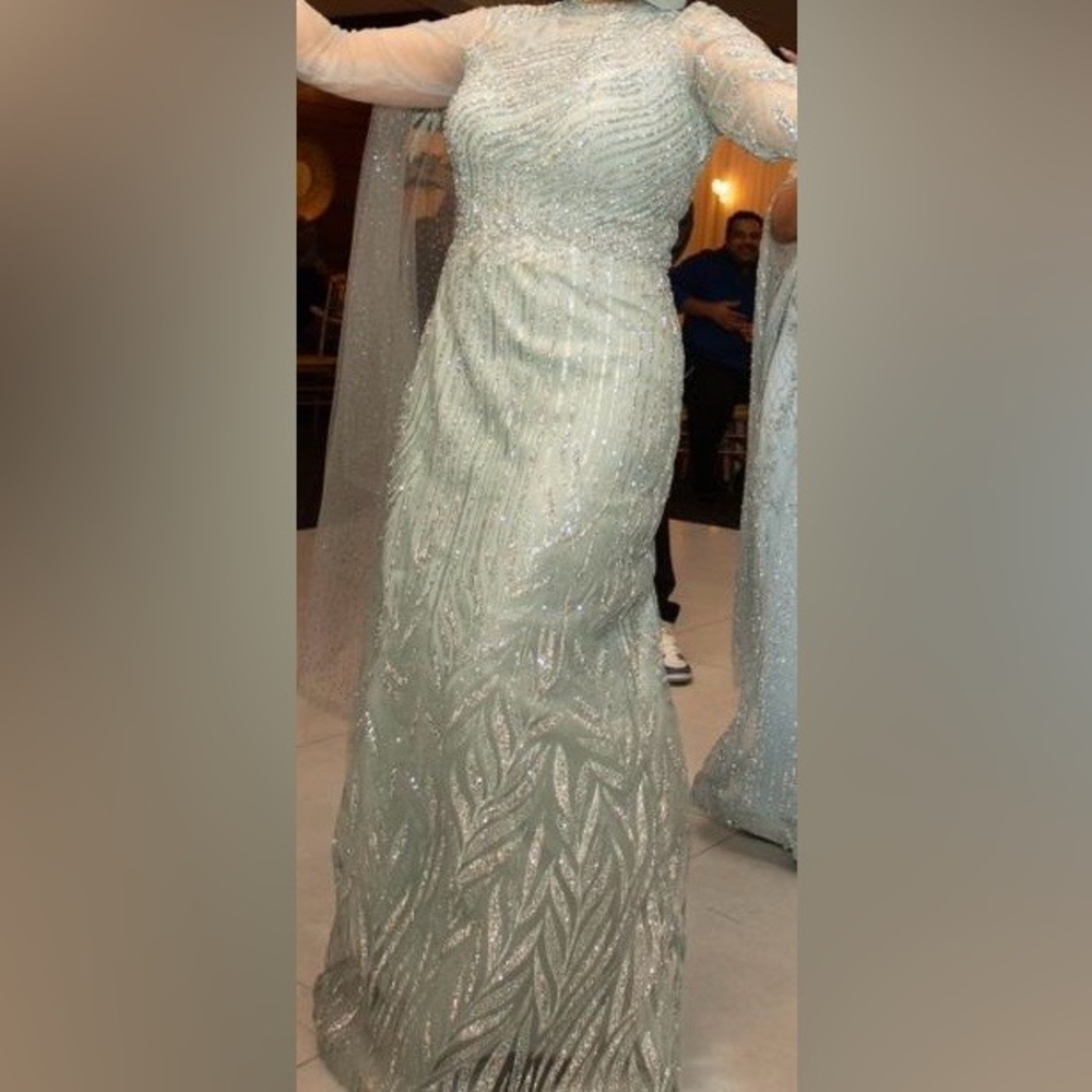 Dress - Picture 2 of 2